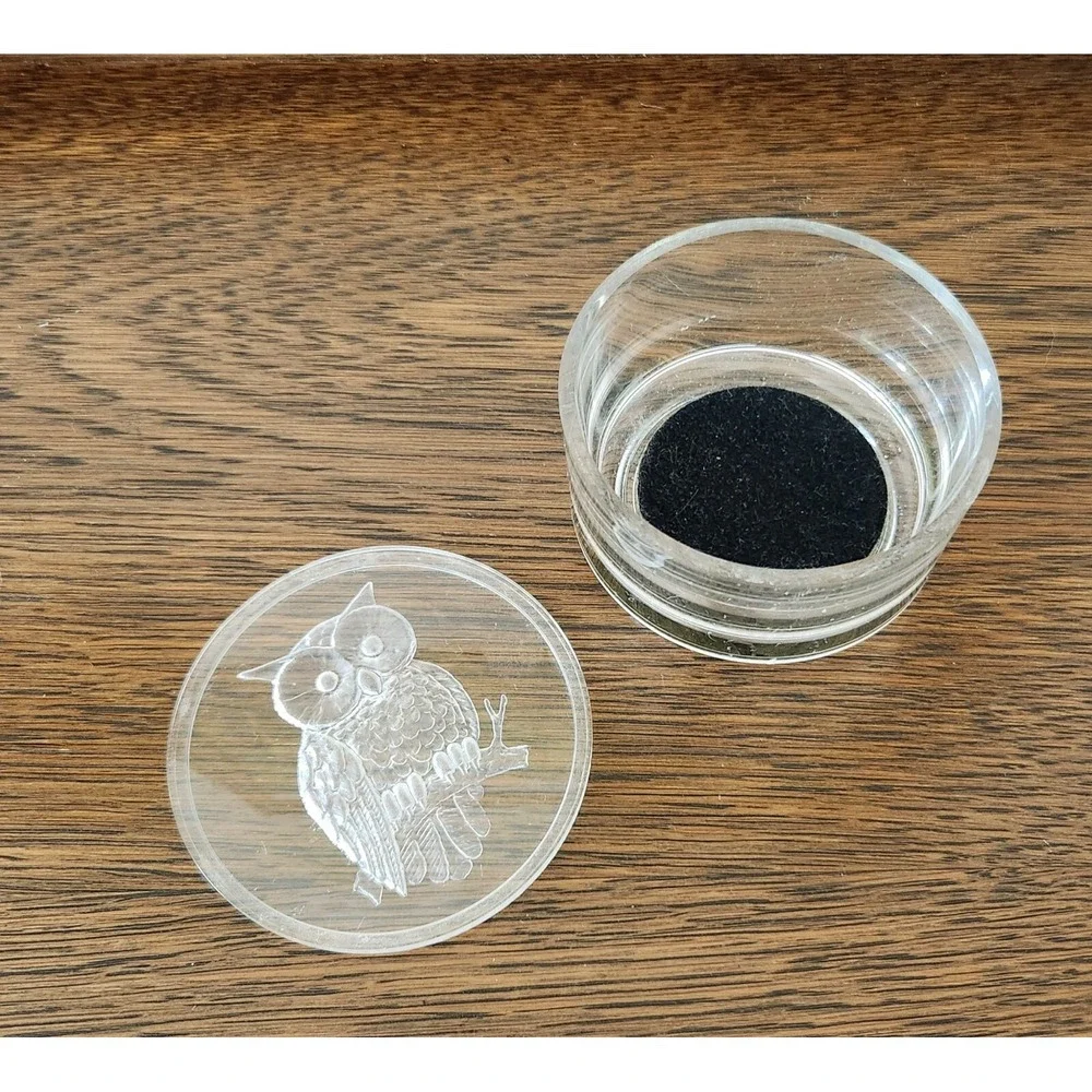 Vintage Round Clear Lucite Intalgio Owl Lidded‎ Trinket Box Dish